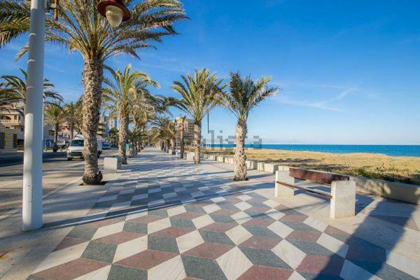 Appartamento Apartamento Con Terraza 50M2，500M A La Playa Arenales del Sol Esterno foto